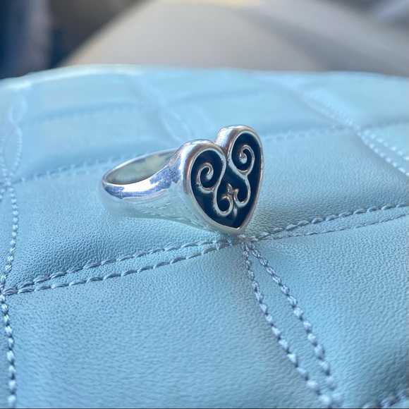 James Avery Retired French Heart Ring - Picture 1 of 3
